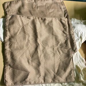 Set of 2 pillow covers 🔘